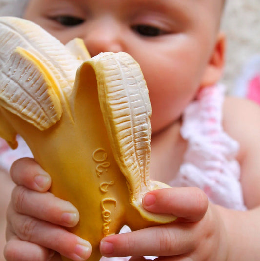 OLI & CAROL miękki kauczukowy gryzak 11 cm BANAN