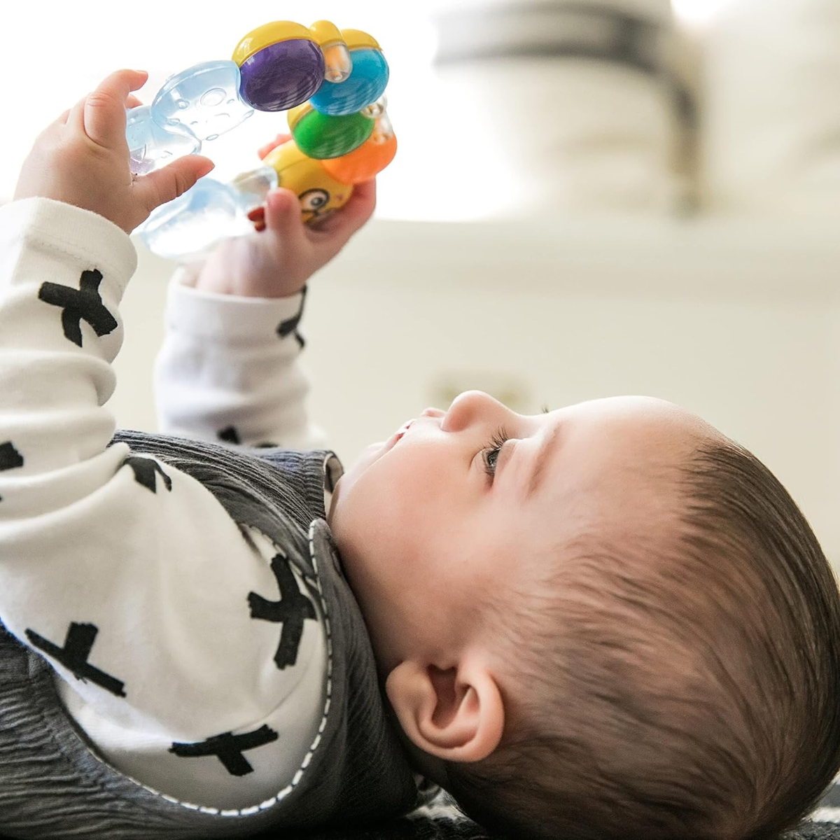 BABY EINSTEIN anneau de dentition réfrigérant et massant avec hochet CHENILLE 3 m+