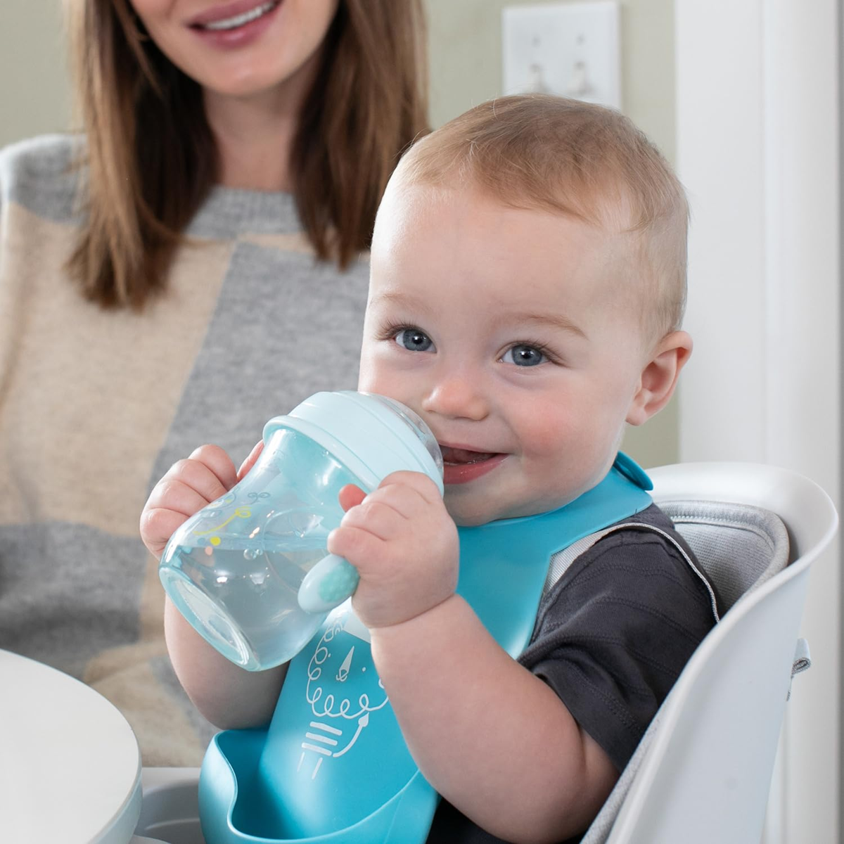 CHICCO Transition Cup cseppmentes itatópohár szívószállal és fogantyúkkal 200 ml 4 hónap+