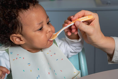 temperature sensor indicating food that is too hot, soft tip friendly for delicate gums
