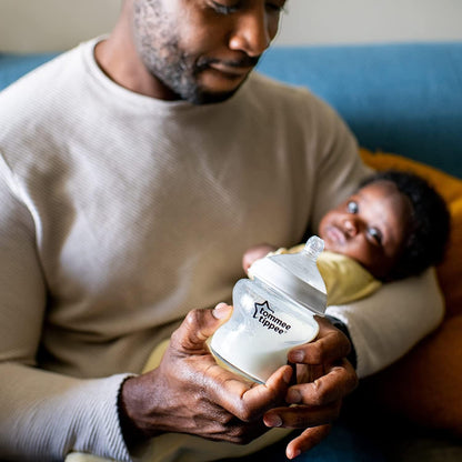 natural breast-shaped design supporting comfortable feeding, soft silicone for user comfort