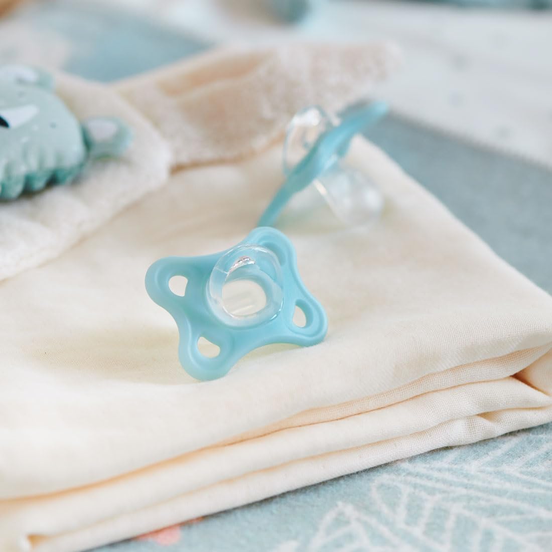 MAM Comfort smoczek uspokajający silikonowy 3-12m, lekki, 100% silikon, przyjazny karmieniu piersią