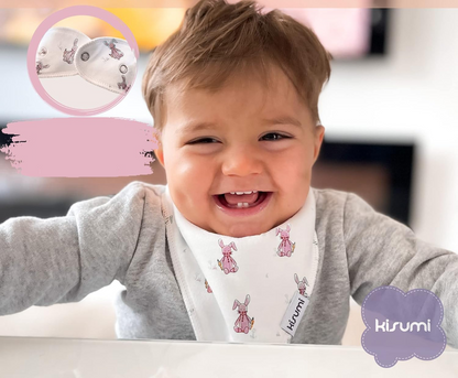 KISUMI komfort takaró, előke és plüss csörgő NYUSZI szett