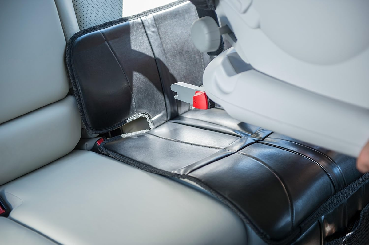 BRITAX ROMER védőszőnyeg ISOFIX rendszerű autósüléshez