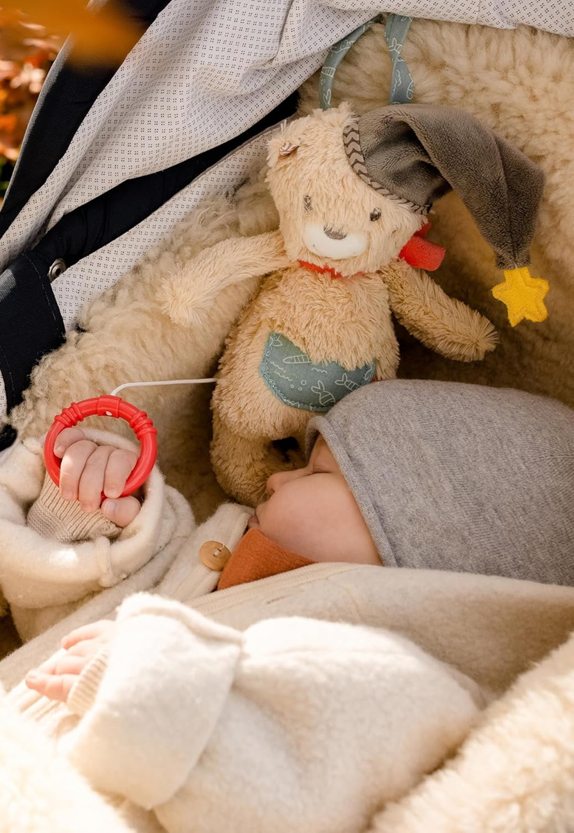 FEHN Bruno mackó plüss ölelgető zenélő játék 21 cm