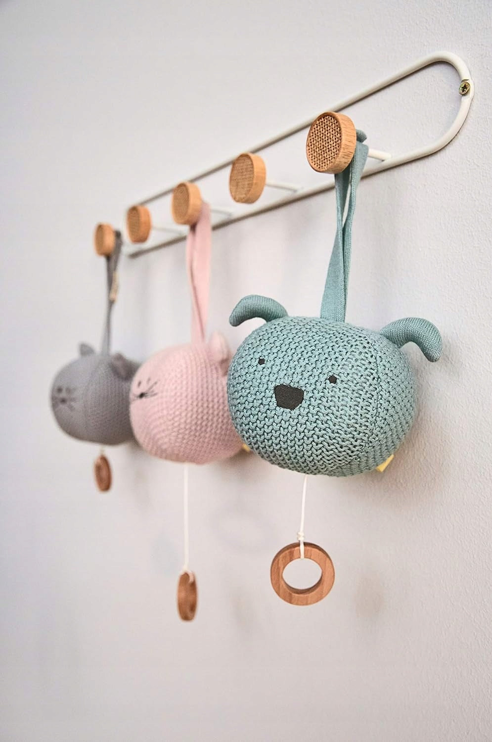 LASSIG Little Chums gebreide knuffel met muziekdoosje HOND