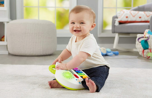 FISHER-PRICE GFK03 pianino 4w1 wersja niemiecka, interaktywna zabawka dla niemowląt, biały kolor
