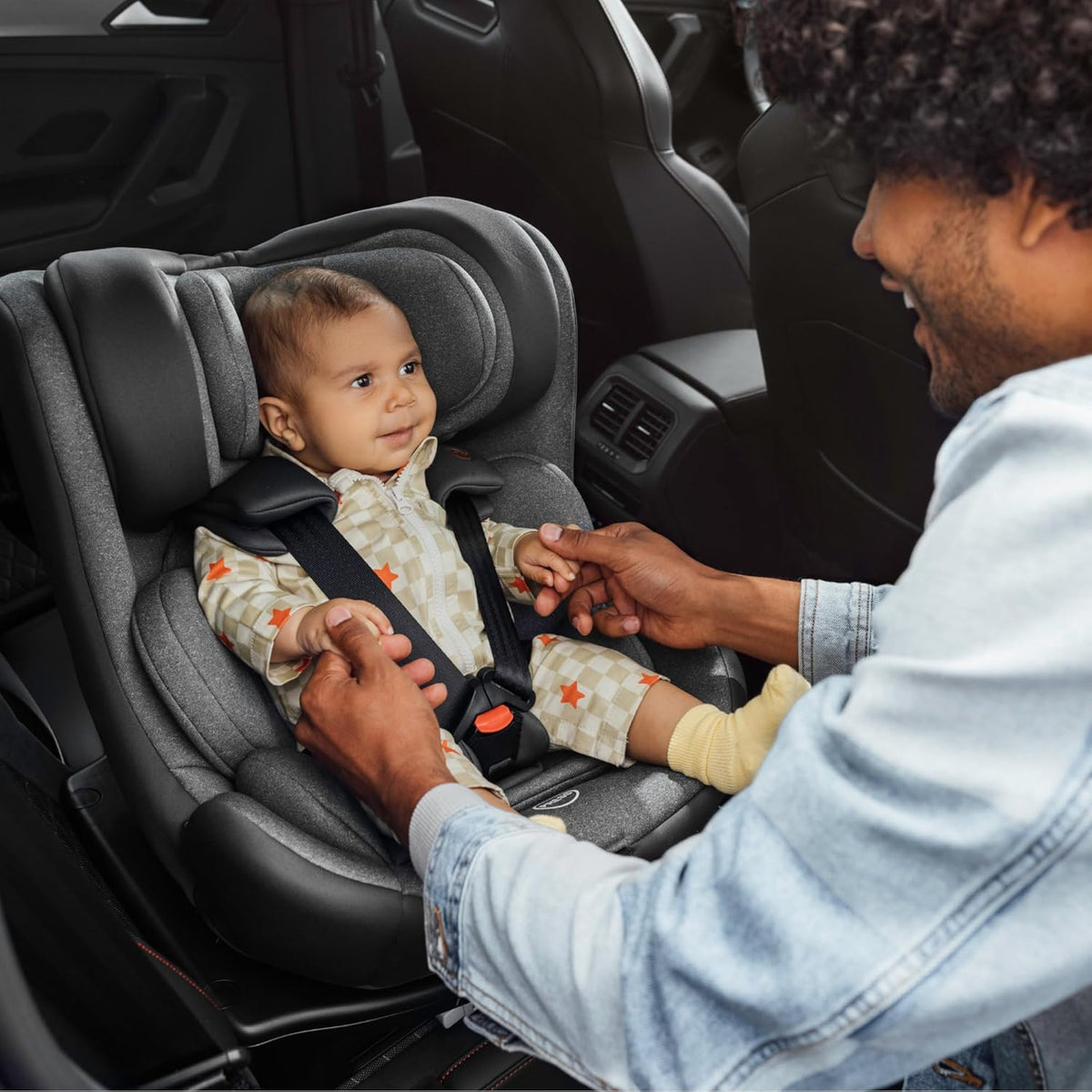 BEBECONFORT EVOLVEFIX PLUS I-SIZE car seat with ISOFIX base