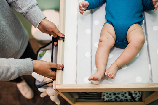 TOMMEE TIPPEE Easi Change πτυσσόμενη οργανωτική μονάδα αλλαξιέρας 38 εκ.