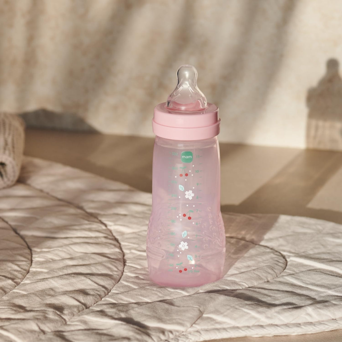 MAM Easy Active zestaw butelek 2x 330 ml 6 m+ smoczek 4 bardzo szybki, różowa butelka MAM z silikonowym smoczkiem