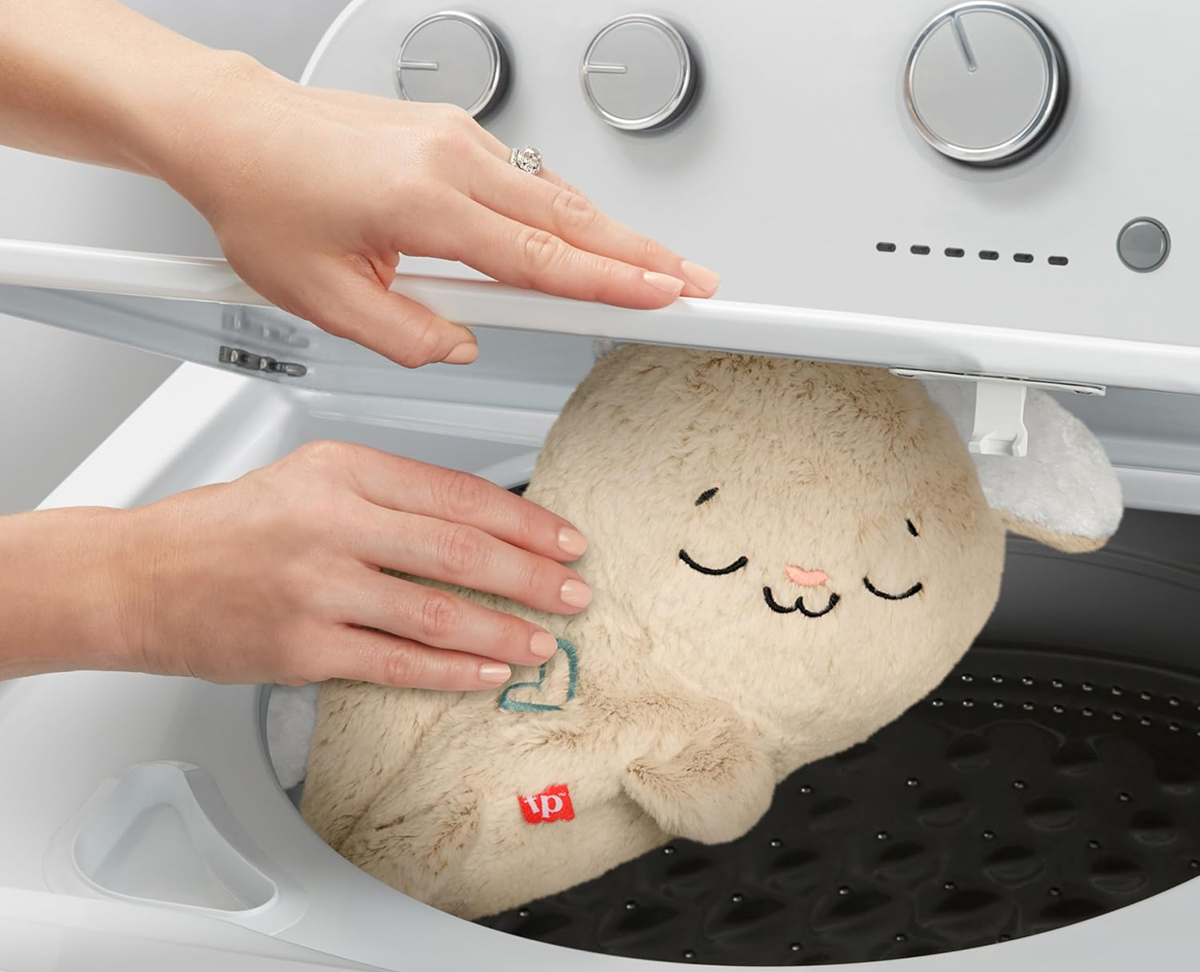 FISHER-PRICE alvó NYUSZI mozgó fejjel, hangokkal és fénnyel