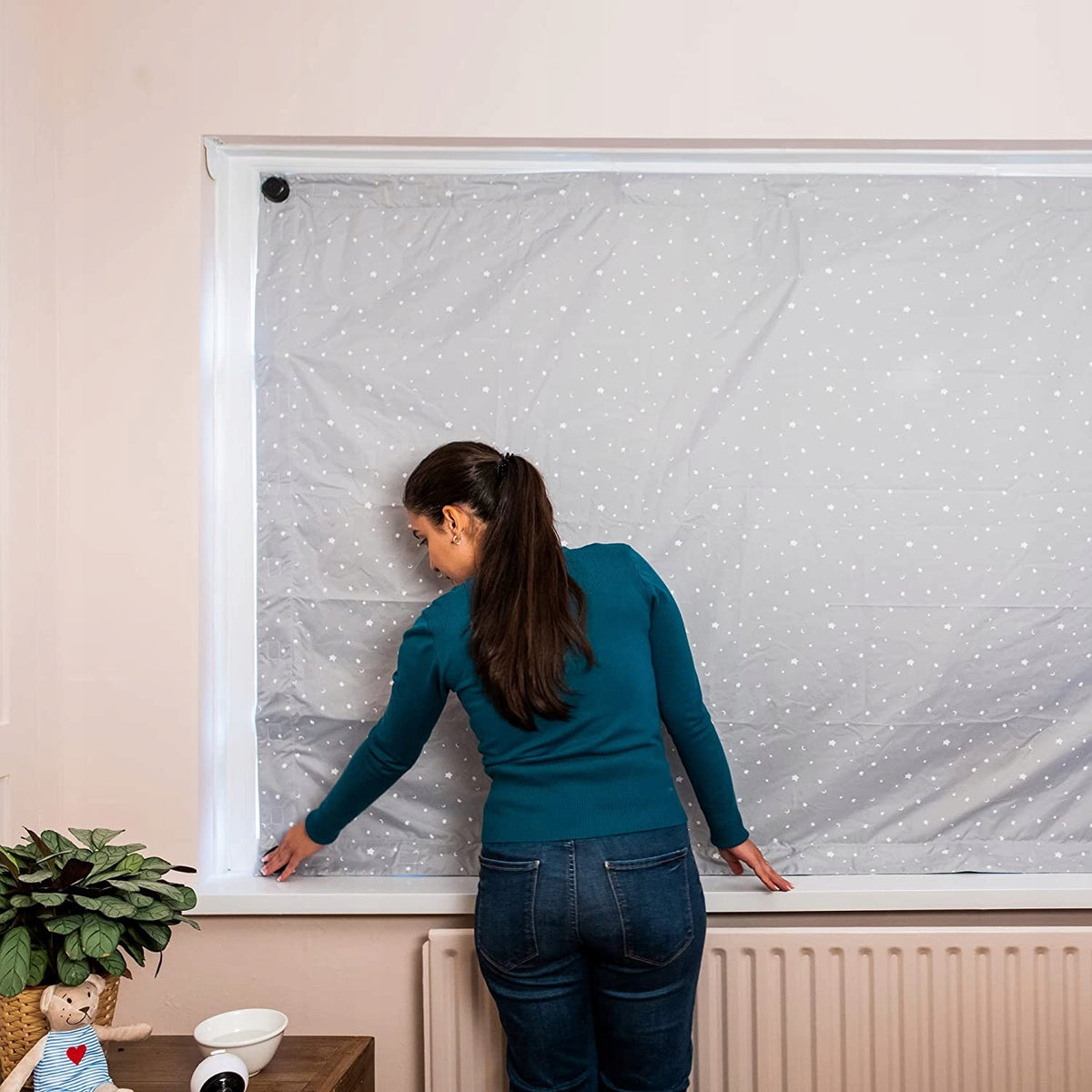 TOMMEE TIPPEE travel blackout blind with suction cups