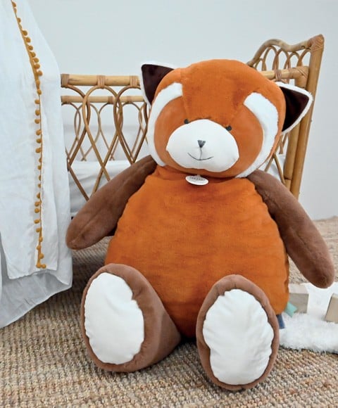 Zdjęcie poglądowe Doudou et Compagnie DC4065 – panda czerwona na wiklinowym fotelu