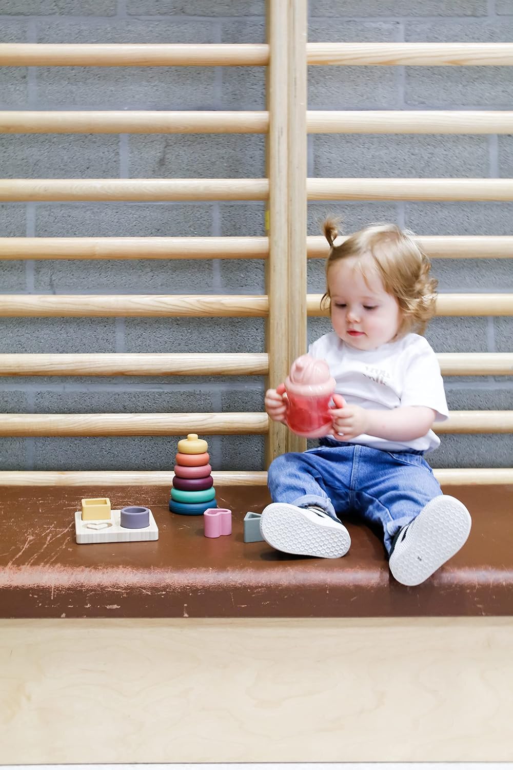 Nuby piramida wieża silikonowa do układania 6m+ 6el. kolorowa zabawka edukacyjna dla niemowląt