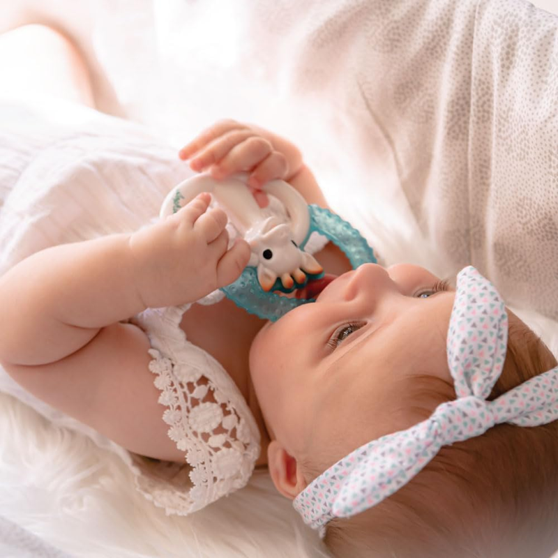 VULLI Sophie zsiráf szilikon hűthető és masszírozó rágóka 3 hónap+