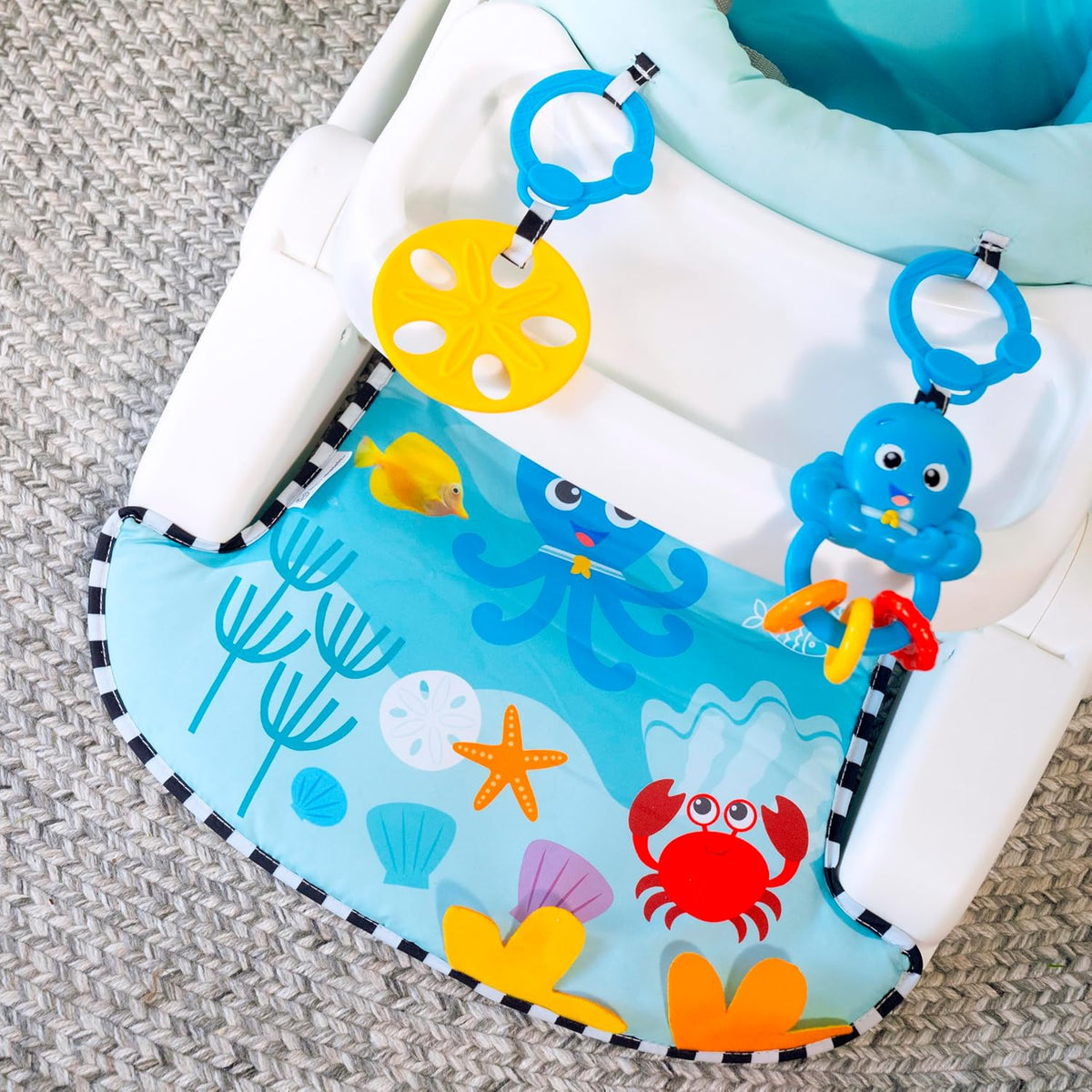 Baby Einstein Sea of Support siedzisko 2w1 z wyjmowaną półką 4m+ z morskimi zabawkami dla niemowląt