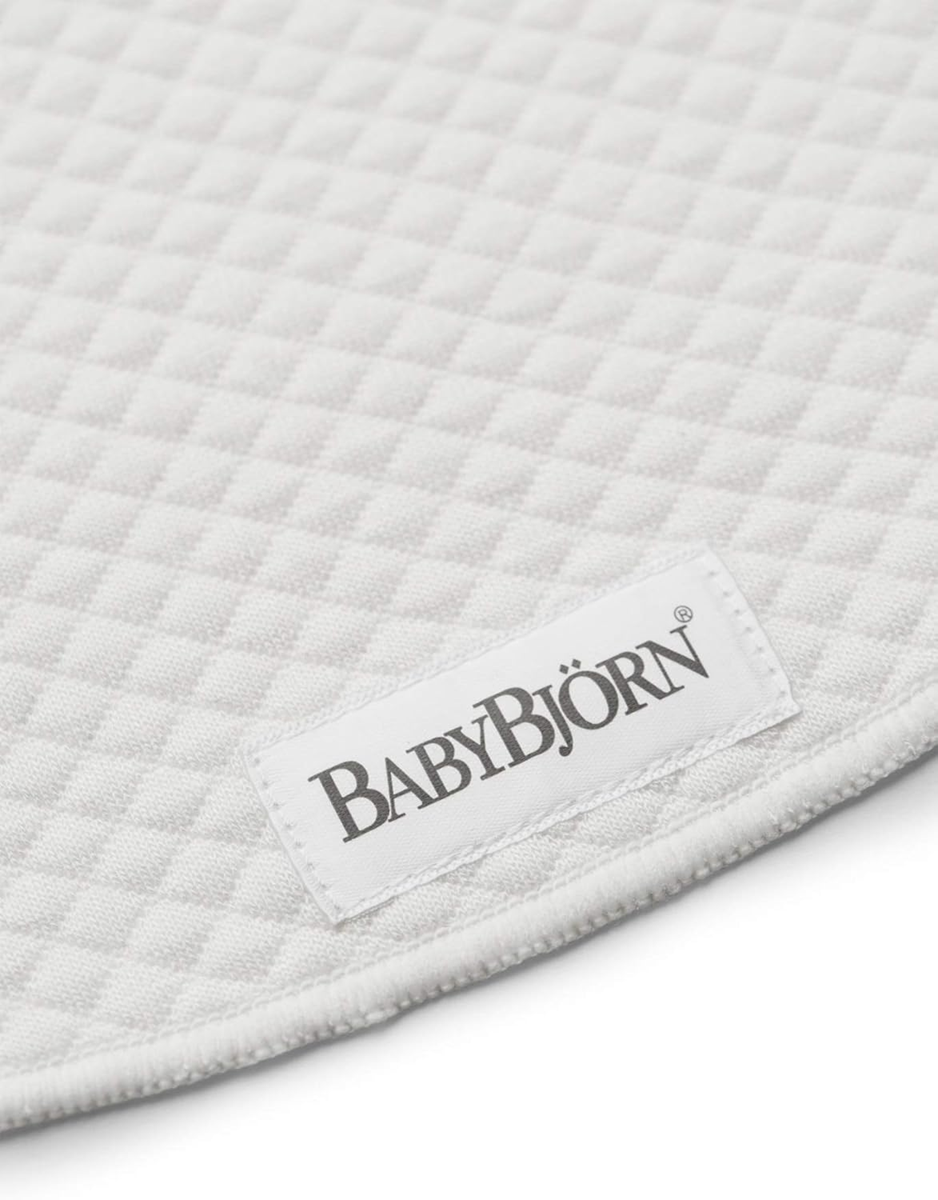 BABYBJORN előke hordozóhoz 2 db
