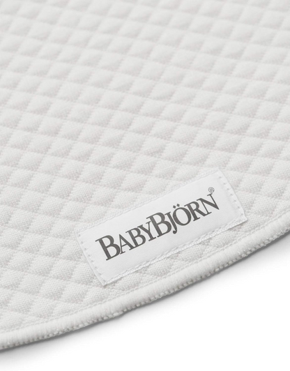 BABYBJORN előke hordozóhoz 2 db