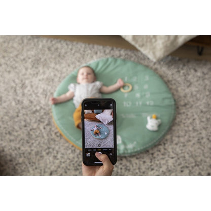 Sophie la Girafe Reverso — poglądowa aranżacja maty podczas fotografowania dziecka