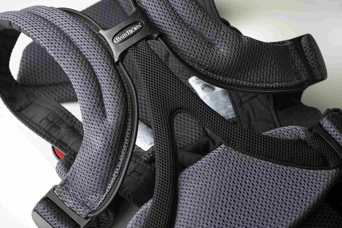 BABYBJORN Airy Mesh ergonomikus babahordozó 3,5–12 kg