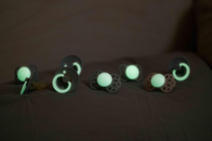 BIBS SUPREME GLOW smoczki uspokajające silikon 6msc+ SYMETRYCZNE