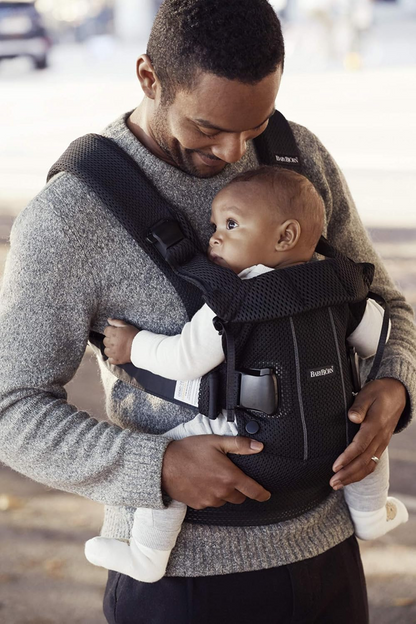 BABYBJORN ONE AIR ergonomikus babahordozó 3,5–15 kg