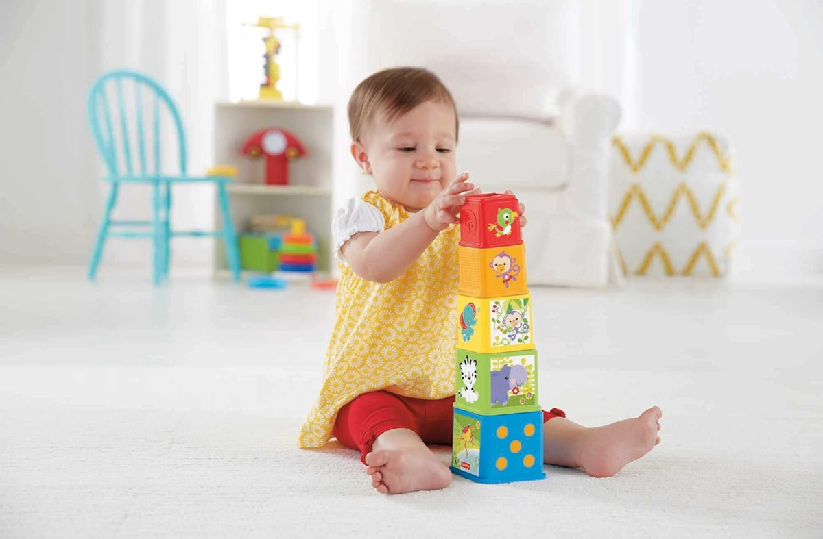 FISHER-PRICE Stack & Explore Blocks különböző méretű építőkockák, 5 db