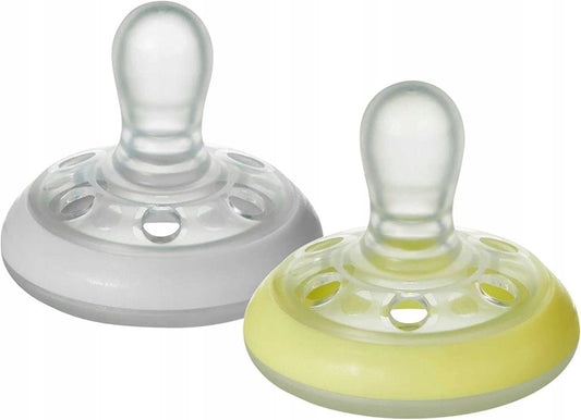 TOMMEE TIPPEE Schnuller kiefergerecht x2 0-6 Monate LEUCHTET