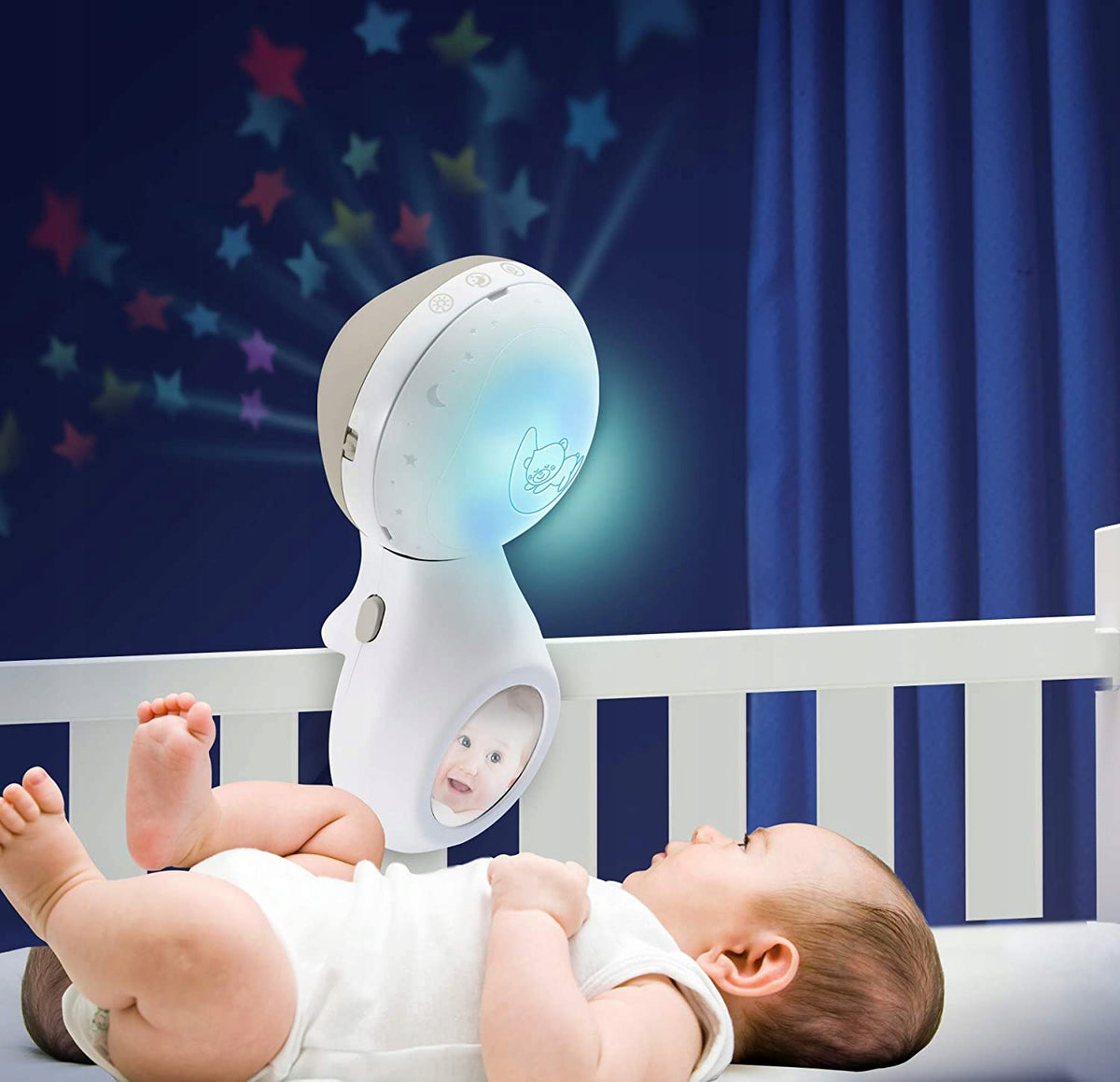 INFANTINO 3-in-1-mobiel met projector voor bedje en nachtkastje