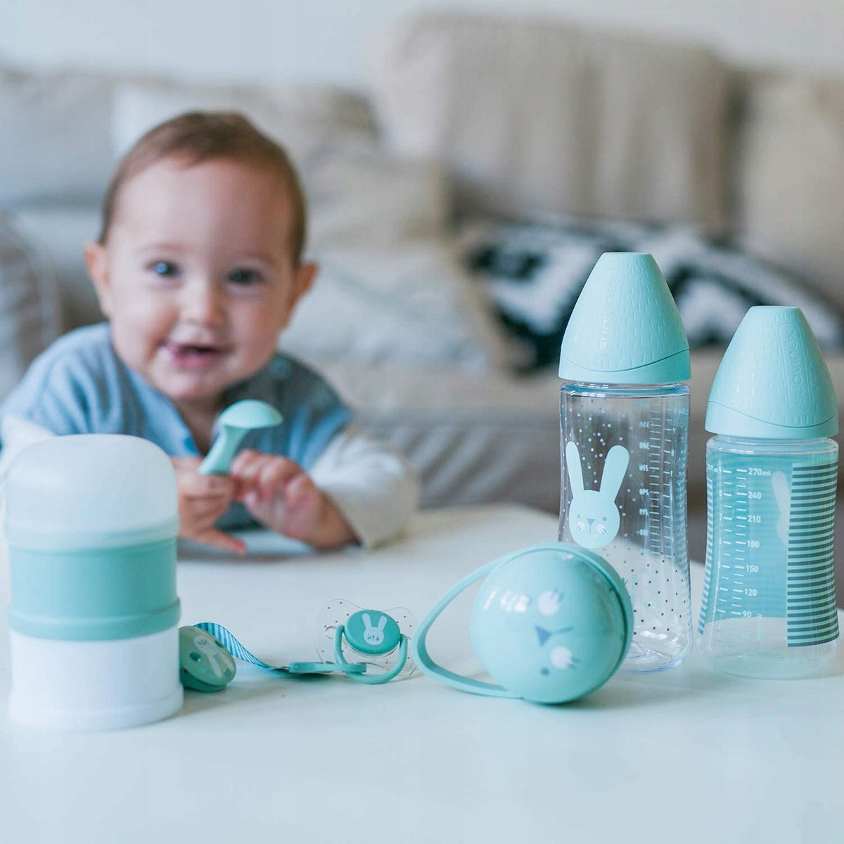 physiological pacifier 0-6m - the flat and symmetrical pacifier is always correctly placed in the baby's