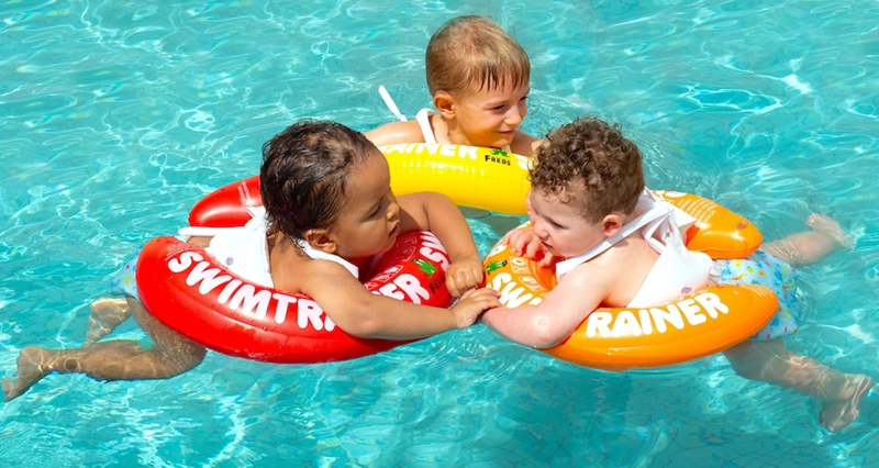 FREDS Swimtrainer úszógumi úszástanuláshoz 4–8 év 20–36 kg
