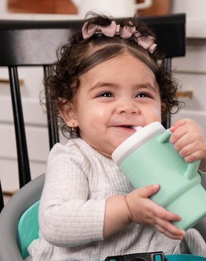 INFANTINO My 1st Tumbler silikonekop med drikketud 266 ml 6 m+