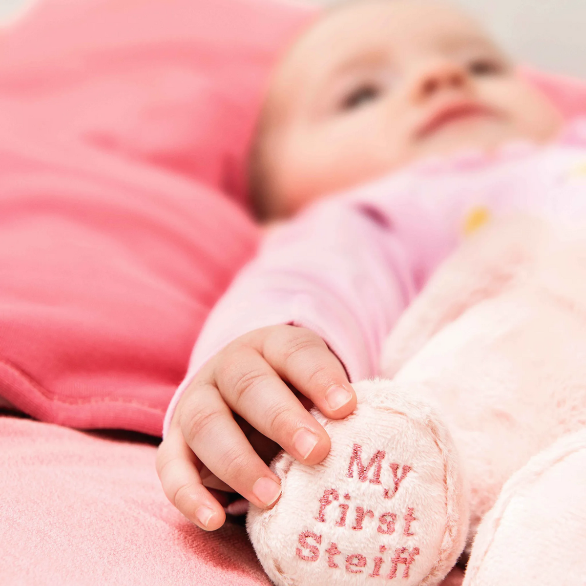 STEIFF Hoppie nyuszi plüss ölelgetős játék 26 cm