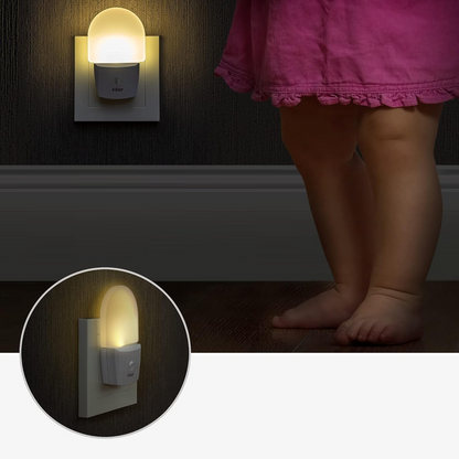 REER NightGuide lampka nocna LED do gniazdka, czujnik ciemności 6 x 9,5 cm – biały szerokość 6 cm, długość 9,5 cm zasilanie…