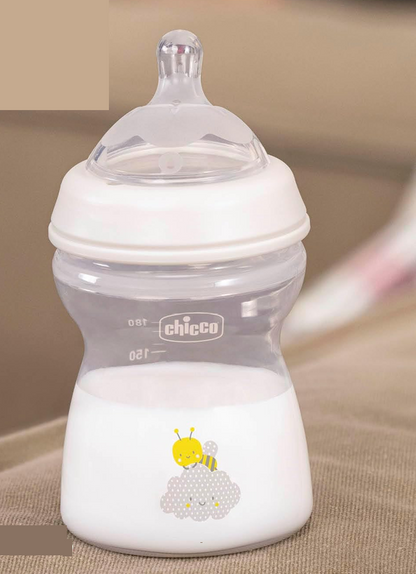 CHICCO NaturalFeeling cumisüveg 250 ml 2 hónap+ közepes folyás